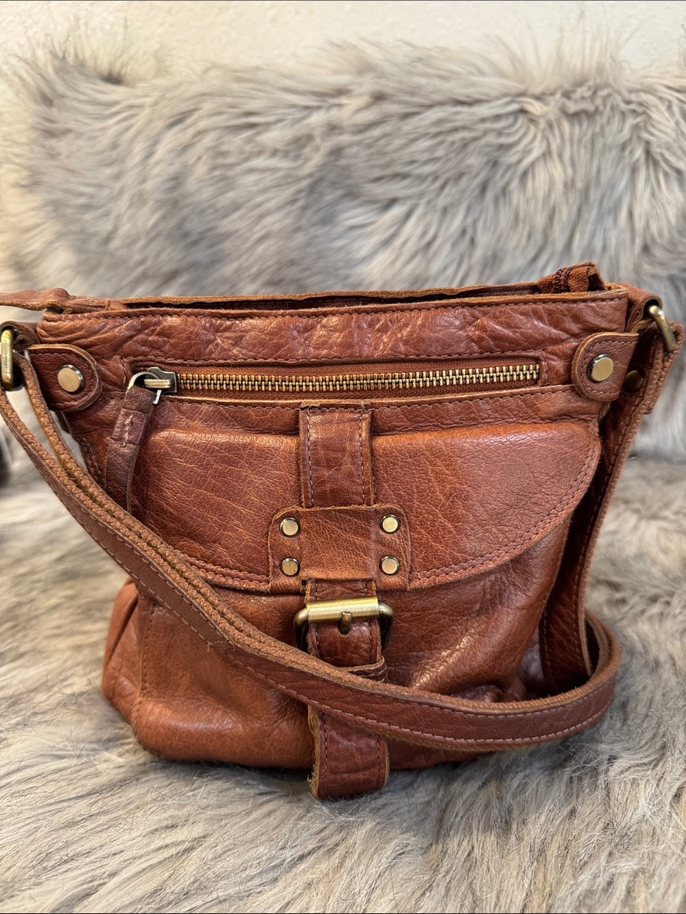 Leder Buck Leather Crossbody Bag - Classic Women’s Crossbody Bag